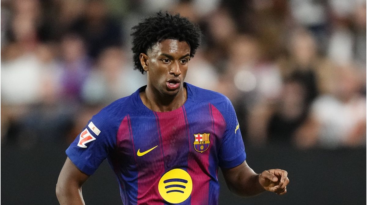 Transfer news LIVE: Man United prepare Alejandro Balde bid