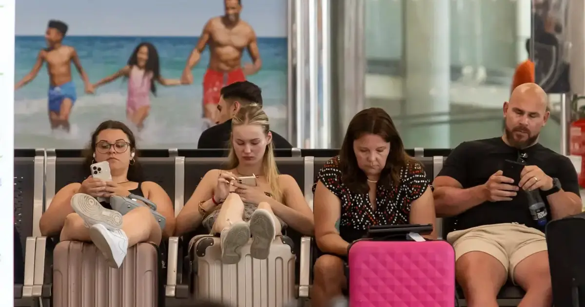 Britons risk a chaotic weekend at Spanish airports