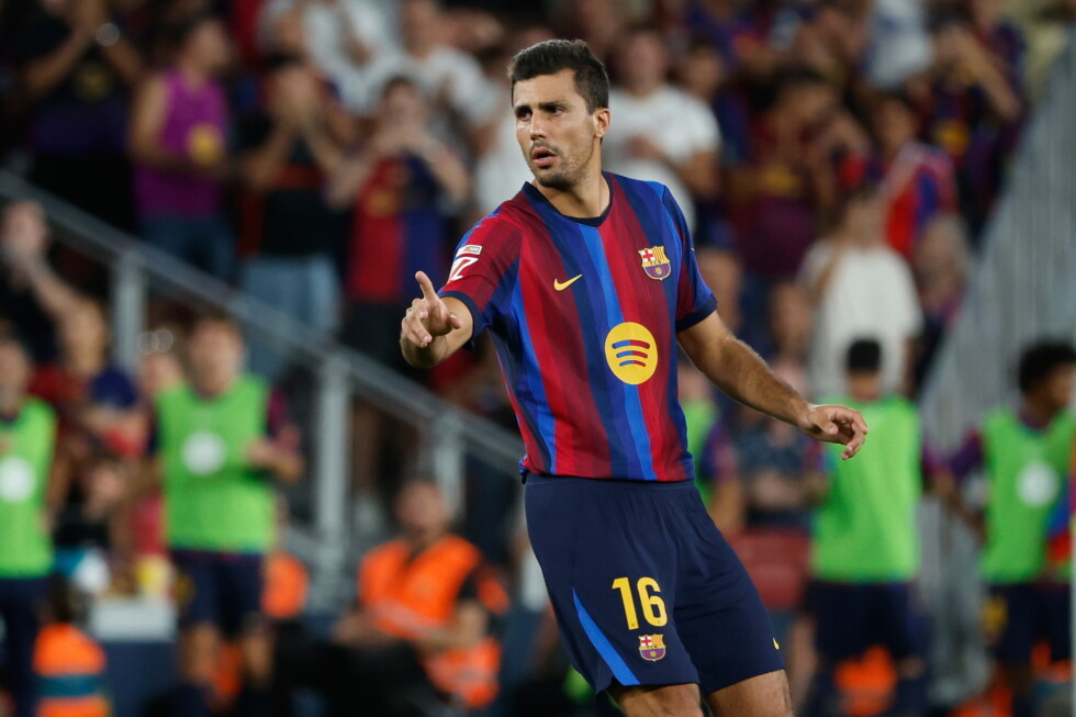 Barcelona beats Athletic Bilbao 2-0. Chelsea wins without Enzo in League Cup