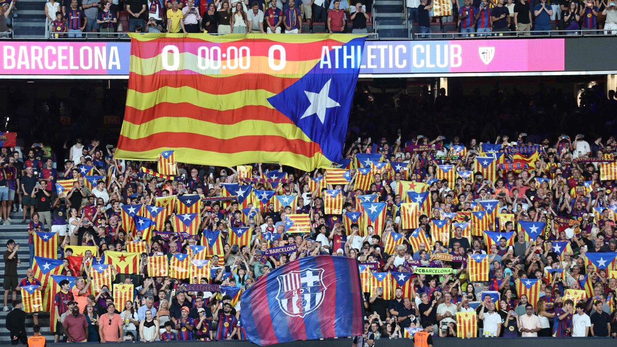 Barcelona scrap World Cup tribute after police clash with fans