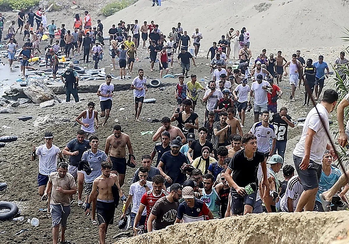 Spain's government does not know the exact number of undocumented migrants still in Ceuta, one month following their arrival