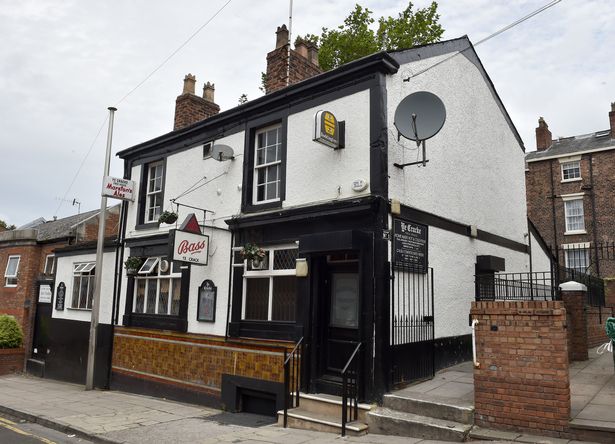 Ye Cracke Pub on Rice Street
