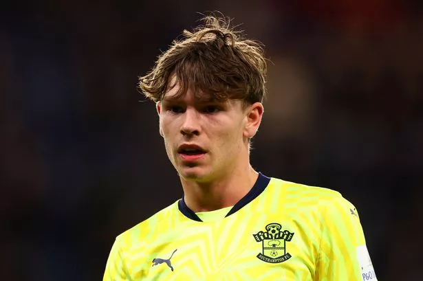 Tyler Dibling playing for Southampton.