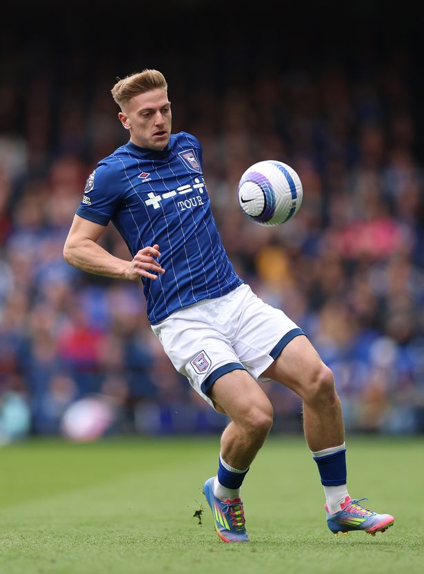 Liam Delap in action for Ipswich Town against Arsenal in the Premier League