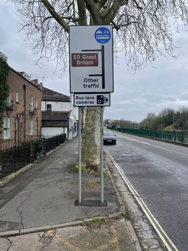 The controversial signage alerting drivers to the bus gate in Cumberland Road