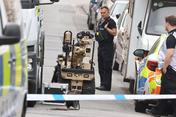Logistics robot returning to van