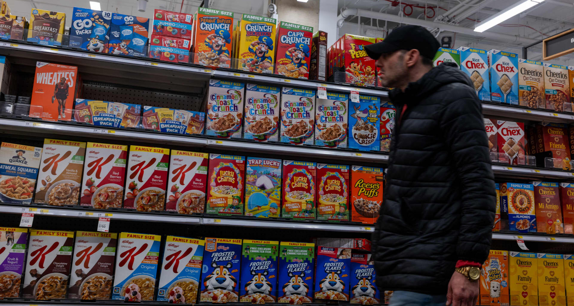 Consumers worry about economy. White House disagrees