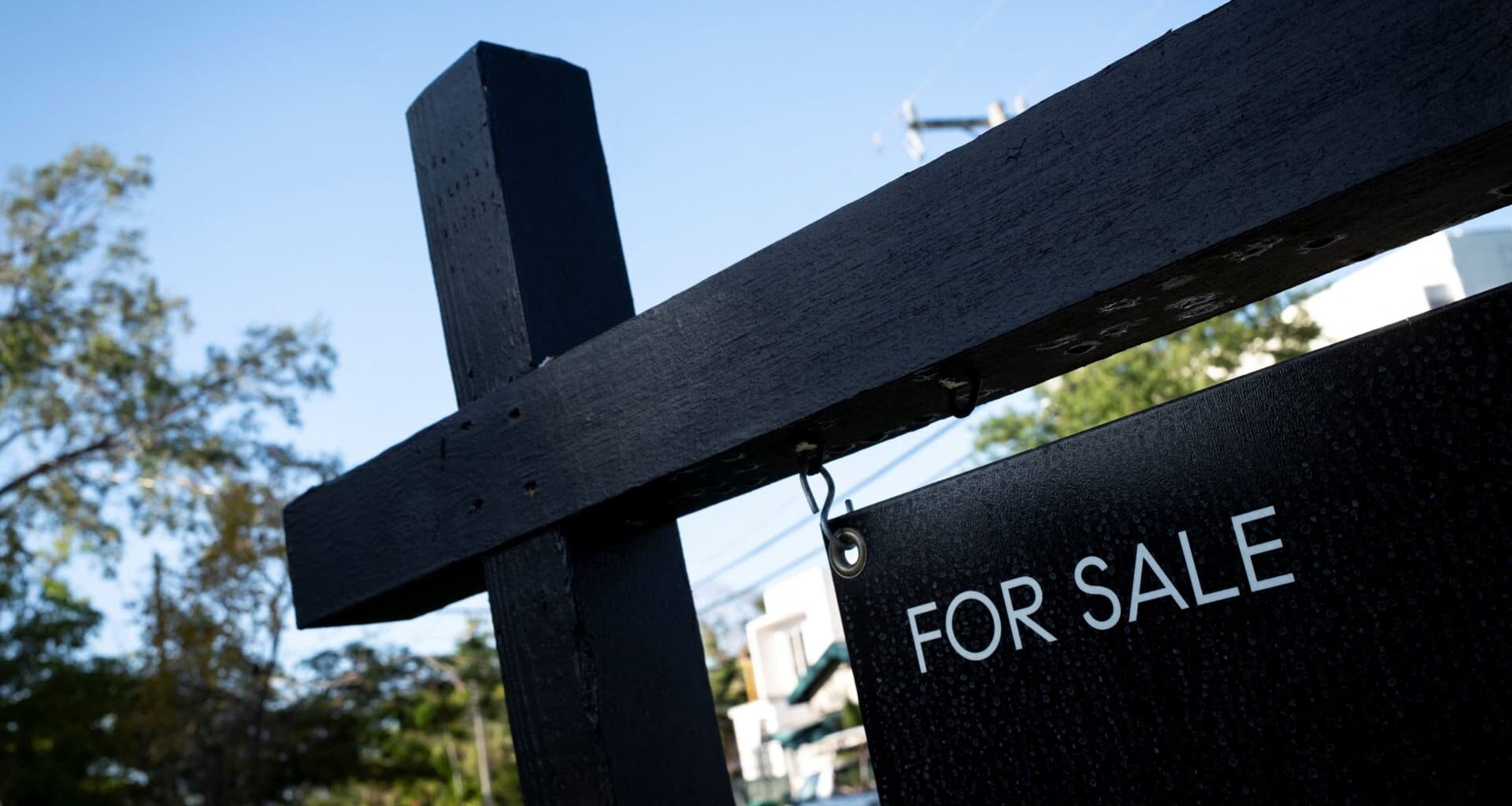 Weekly mortgage demand plunges nearly 13%, as interest rates hit 2-month high