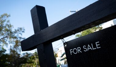 Weekly mortgage demand plunges nearly 13%, as interest rates hit 2-month high