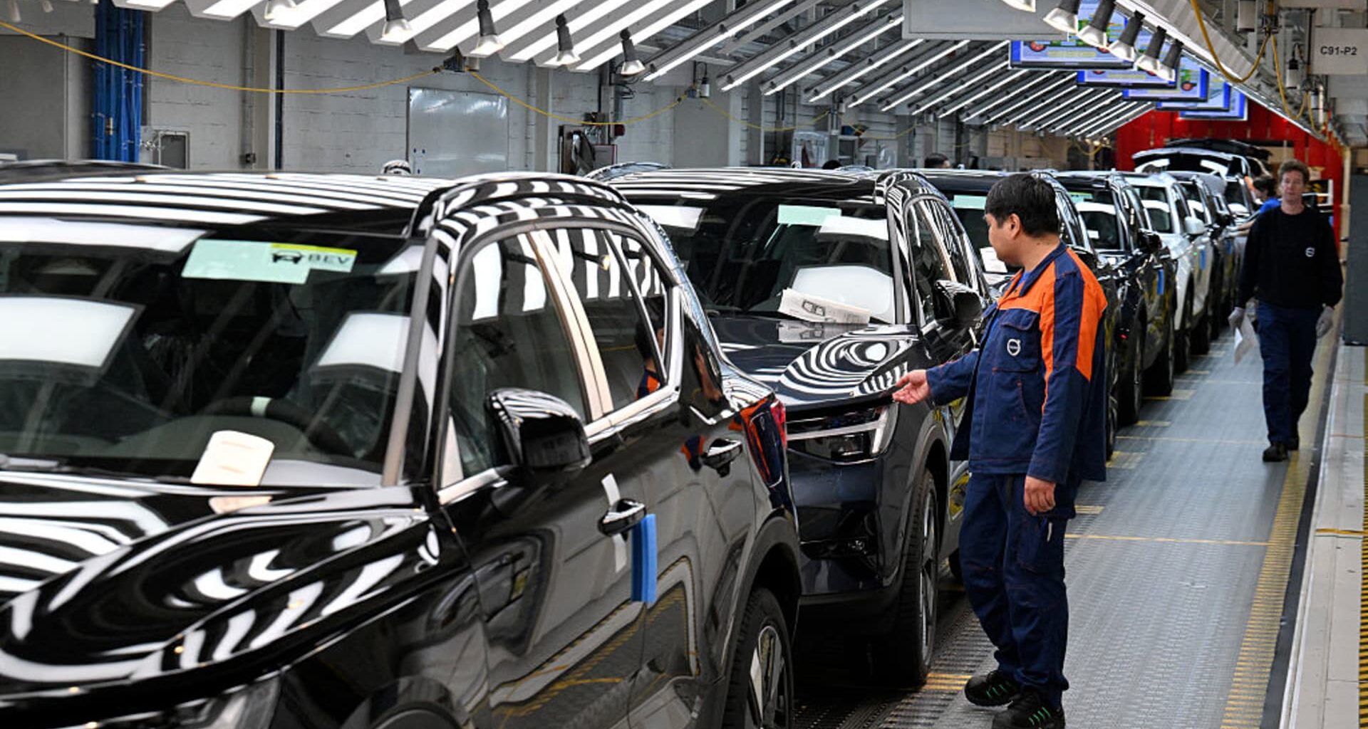 earnings, tariffs and data in focus