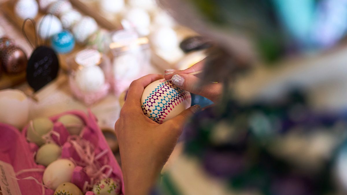 Video. Germany's Sorbian minority prepares traditional Easter eggs