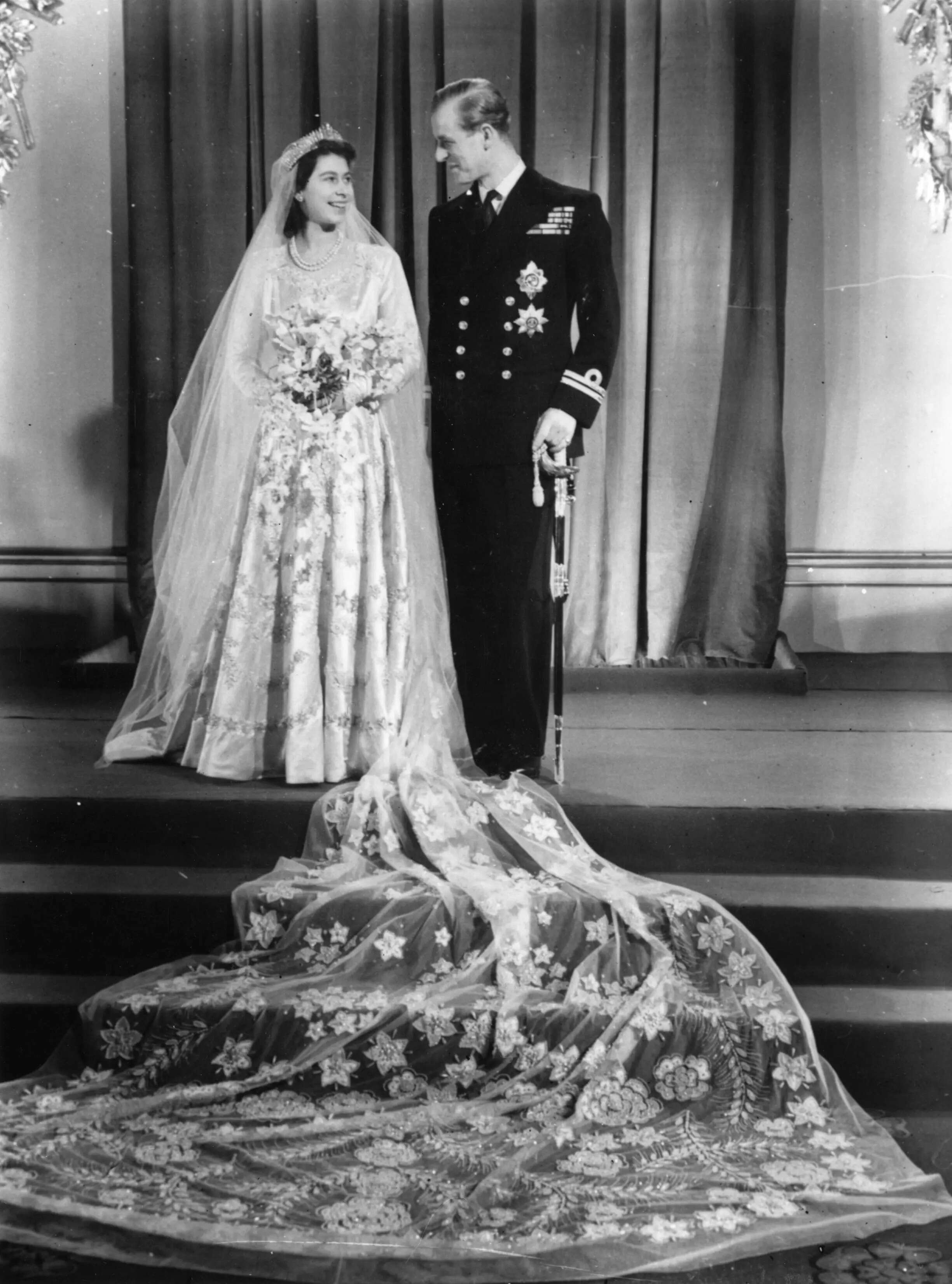 Queen Elizabeth39s wedding dress