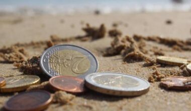 Some euro notes being taken out of service