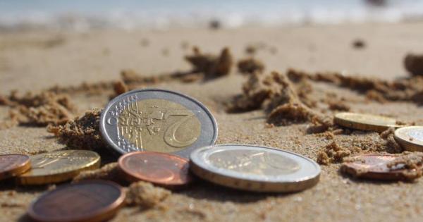Some euro notes being taken out of service