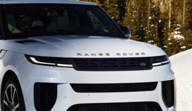 U.K. automaker Jaguar Land Rover suspends U.S. shipments