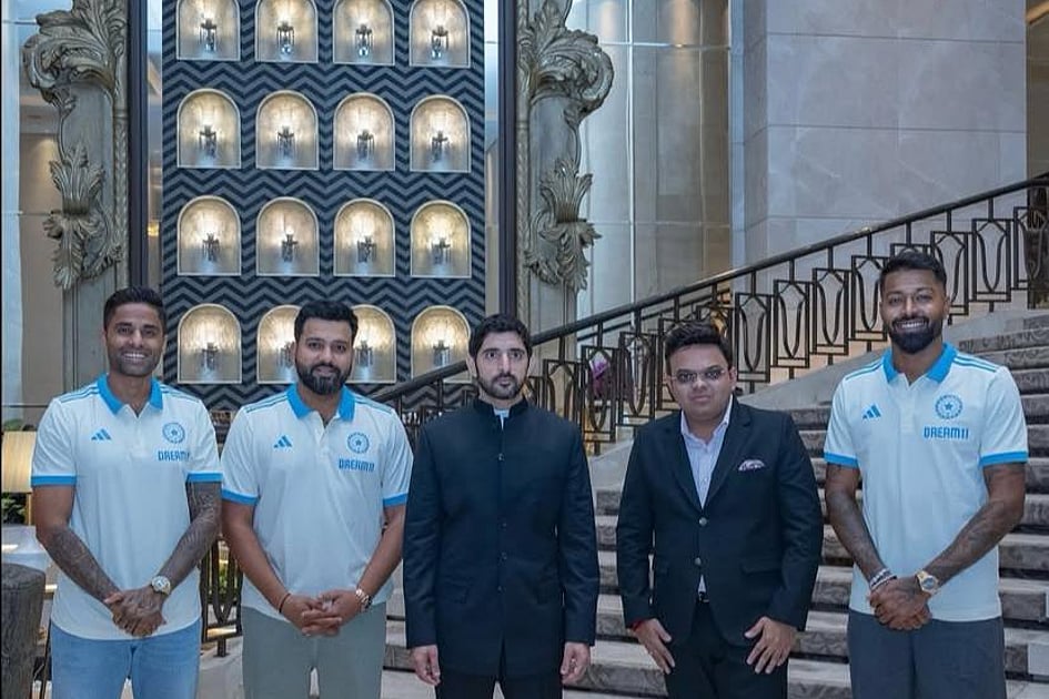 Sheikh Hamdan meets Indian cricketers, presented 'Dubai 11' jersey by captain Rohit Sharma