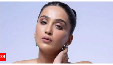Nimrit Kaur Ahluwalia opens up about her intense workout regime for 2025; says 'This year's goal is to hit 100Kg deadlift and body weight squats for me' |