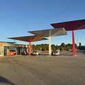 The Evolution of Gas Stations: From Roadside Stops to Architectural Landmarks - Image 4 of 46