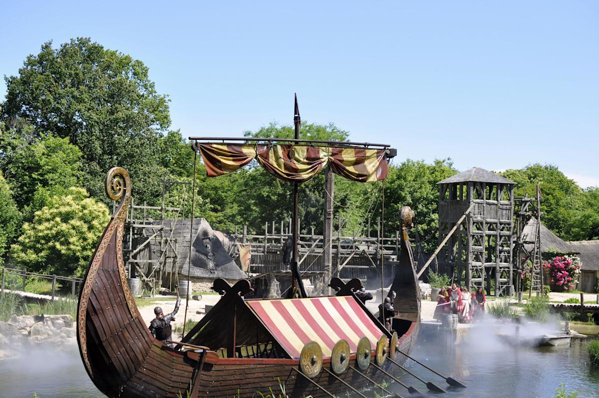 After Universal UK is revealed, which other new theme parks are coming to Britain?