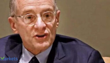 Howard Marks says Trump tariffs echo Brexit’s fallout, warns of recession risk