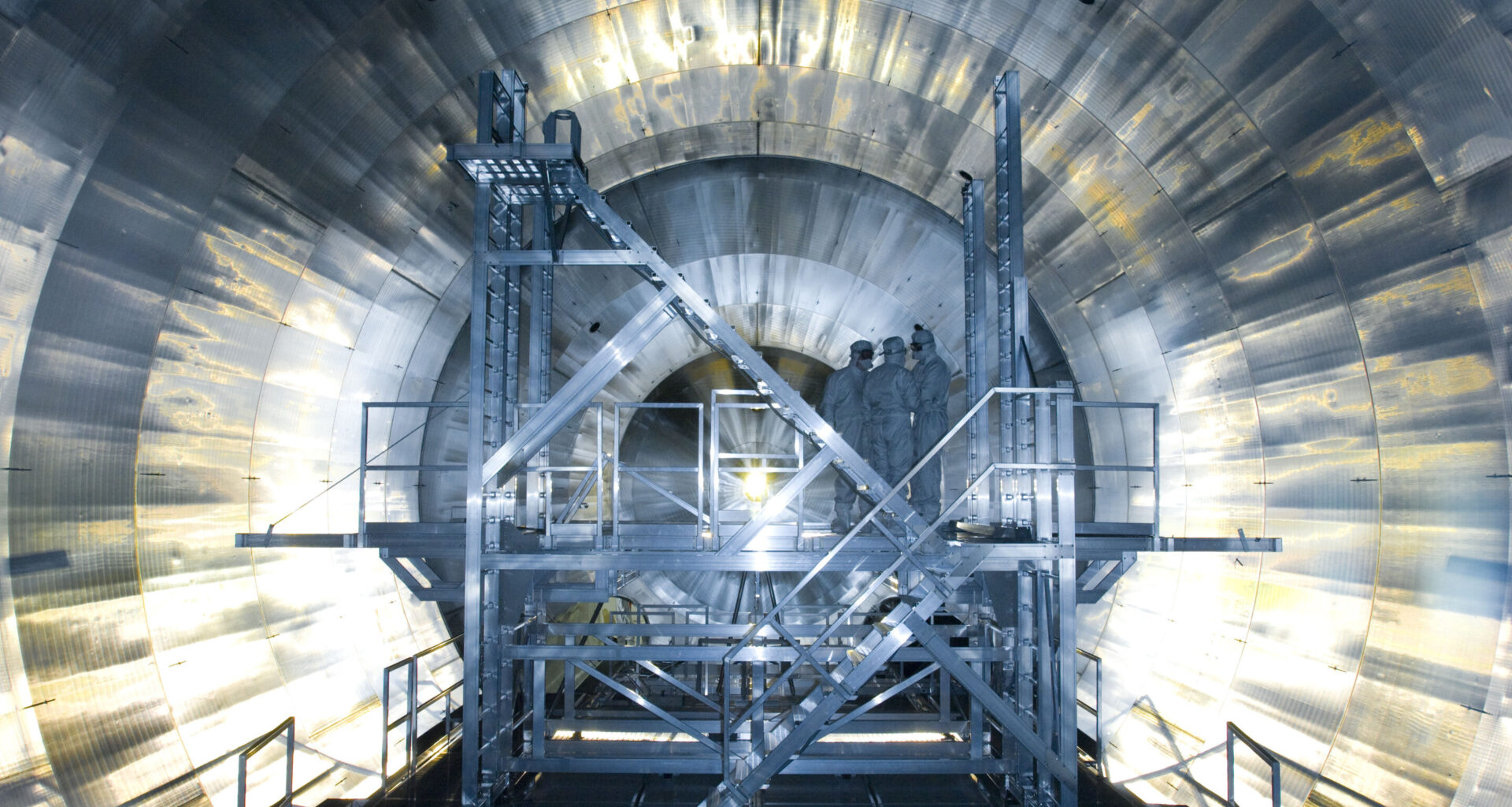 New experiment halves weight limit of elusive neutrinos