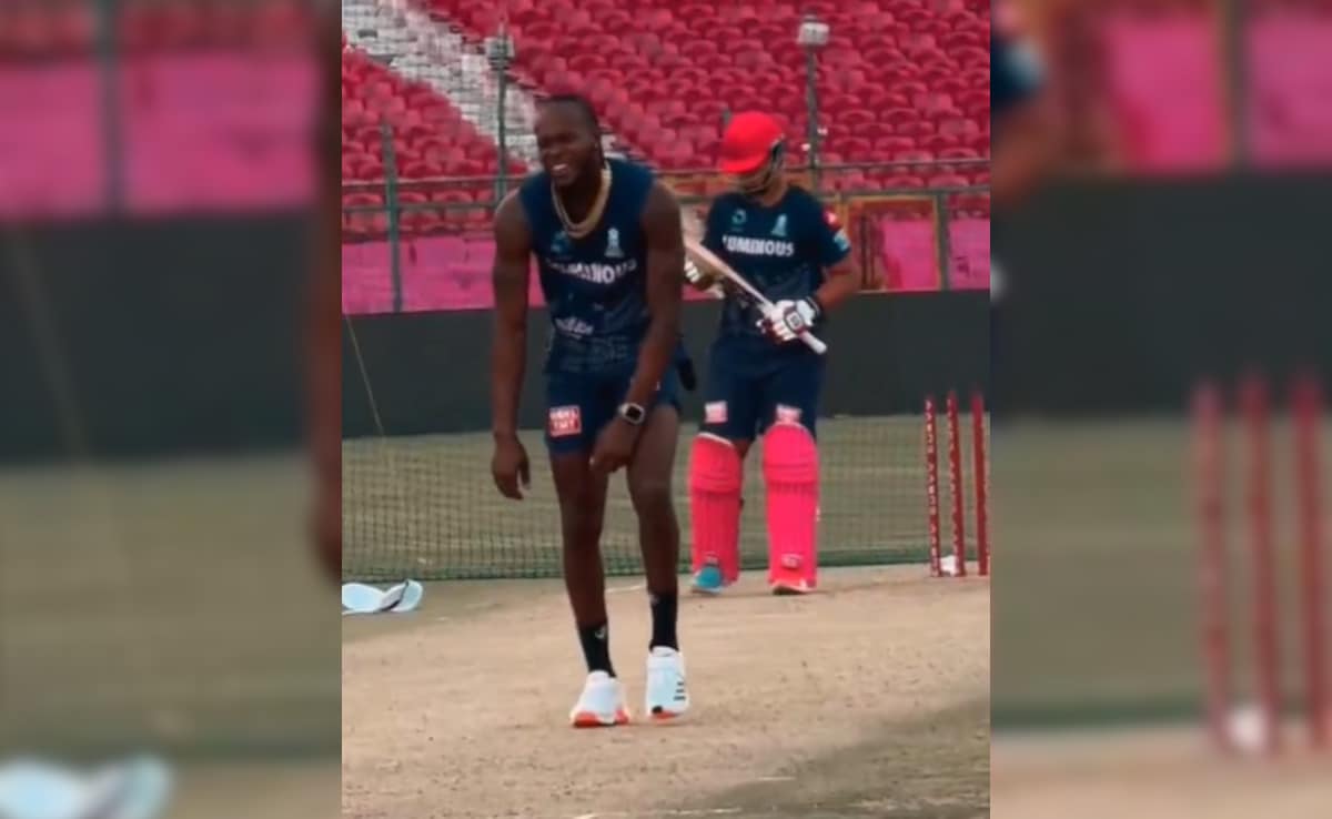 Jofra Archer Rattles RR's 14-Year-Old Vaibhav Suryavanshi With Bouncer, Then This Happens. Watch