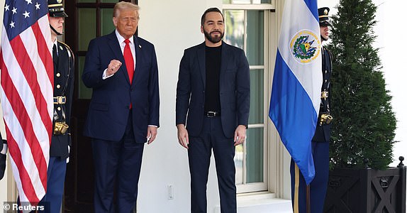 U.S. President Donald Trump welcomes El Salvador's President Nayib Bukele at the White House in Washington, D.C., U.S., April 14, 2025. REUTERS/Evelyn Hockstein