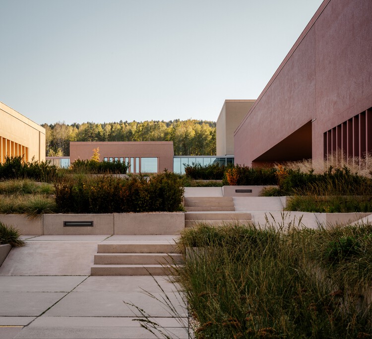 GUM Metrology Campus / BDM'A - Image 2 of 19