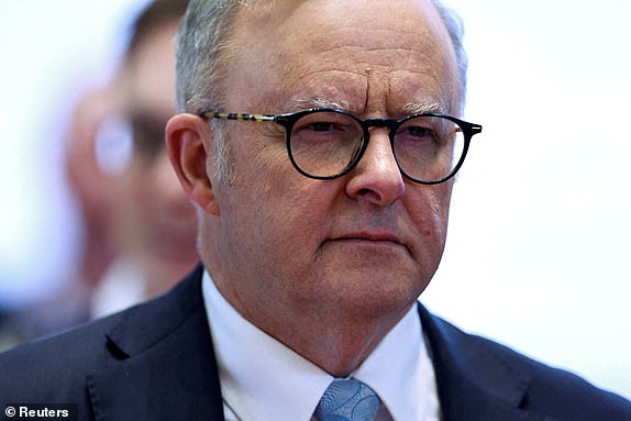 FILE PHOTO: Australian Prime Minister Anthony Albanese leaves the 19th EAST ASEAN Summit (EAS) at the National Convention Centre, in Vientiane, Laos, October 11, 2024. REUTERS/Athit Perawongmetha/File Photo