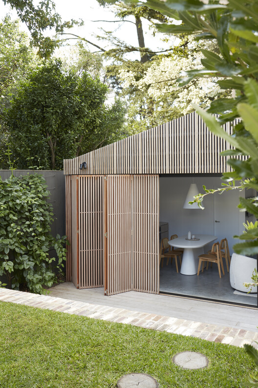 Pool House / buck&simple - Exterior Photography, Wood, Garden, Patio, Chair, Courtyard