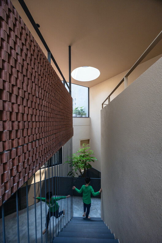 Linh Nam House / TOOB STUDIO - Interior Photography