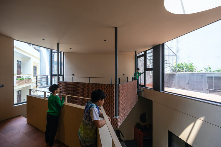 Linh Nam House / TOOB STUDIO - Interior Photography, Kitchen, Balcony