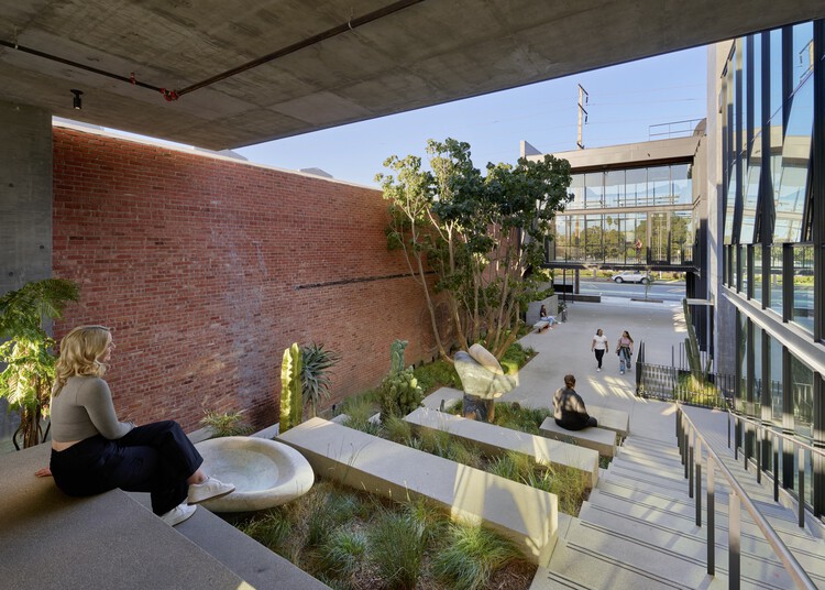 1640 14th St Commercial & Offices / HGA - Interior Photography, Courtyard