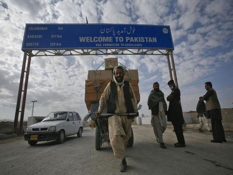 Pakistan imposes ban on accommodation, employment for 'illegal' Afghan immigrants