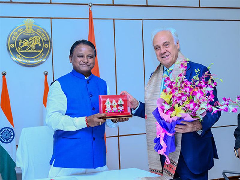 Odisha CM meets Spain Ambassador, discusses industrial partnerships
