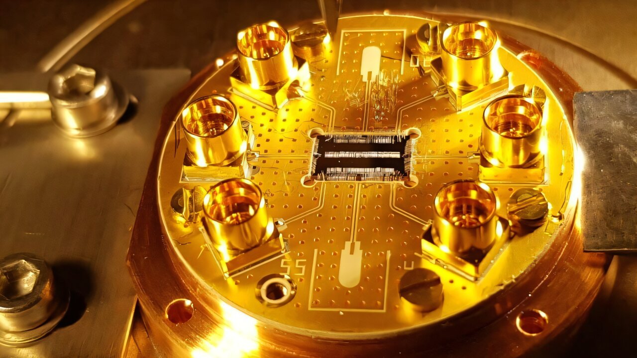 Smaller, smarter building blocks for future quantum technology