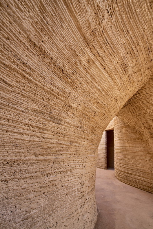 Biophilic Architecture without Plants: Invisible Design for Wellbeing - Image 5 of 9