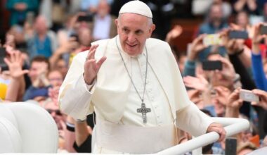 Pope Francis: Death on Easter Monday sees tributes paid by Northern Ireland leaders