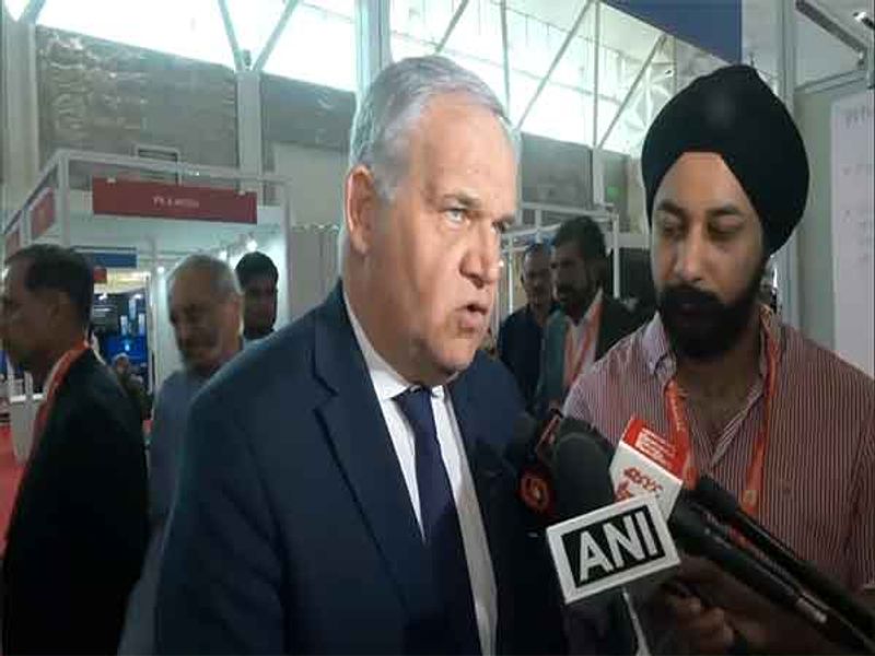 France Minister condoles deaths of victims in J-K attacks