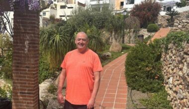 Manchester Airport issues statement after dad passes through security with weapons