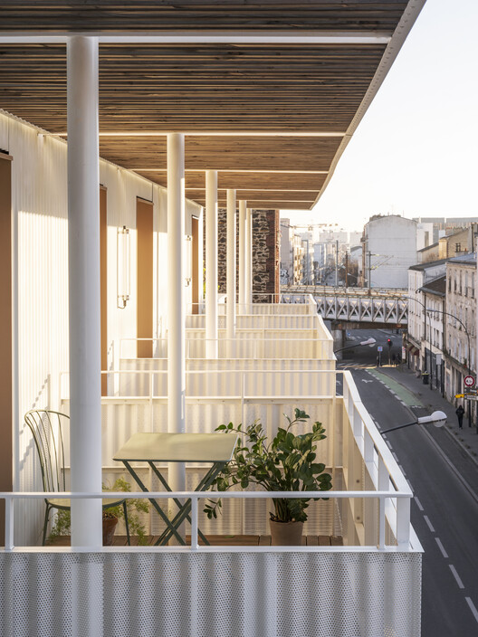 Saint-Denis 44 Housing Units / DREAM - Interior Photography, Balcony, Handrail