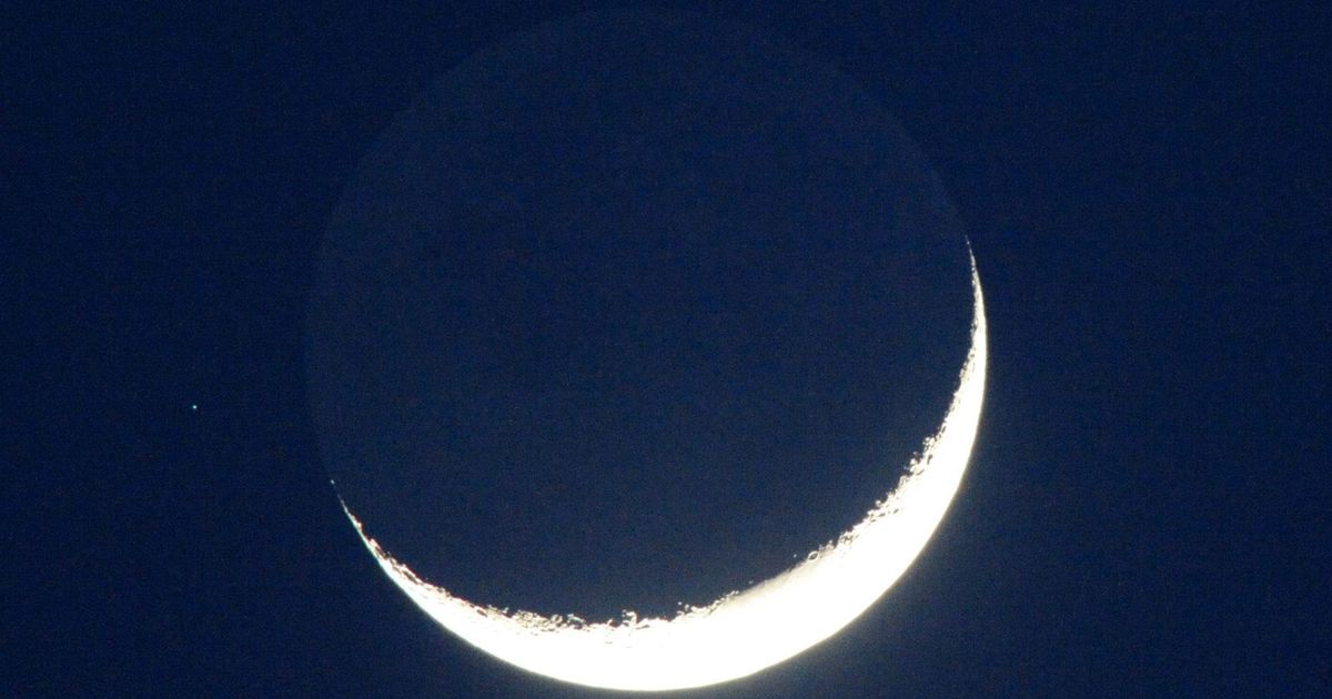 How to see cosmic 'smiley face' in UK as Moon makes 'close approach' with Venus and Saturn