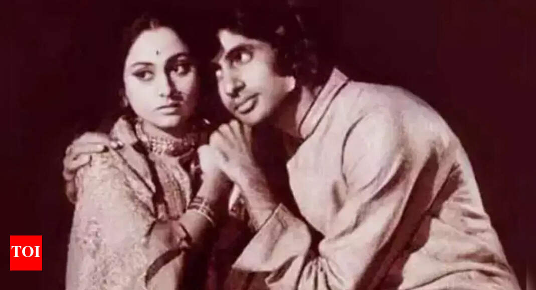 Amitabh Bachchan's first girlfriend worked at British Airways, here's why the actor broke up with her before he met Jaya Bachchan | Hindi Movie News
