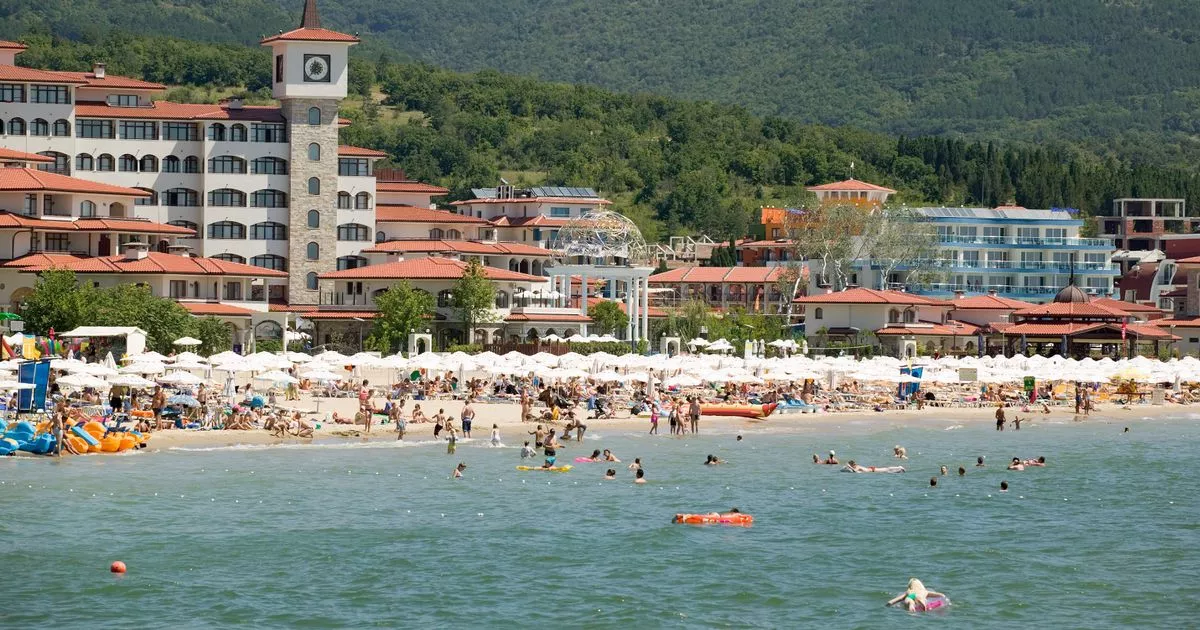 Jet2 slashes holiday prices to European destination after major travel firm folds