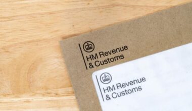 HMRC sending envelopes containing free £3,000 to state pensioners