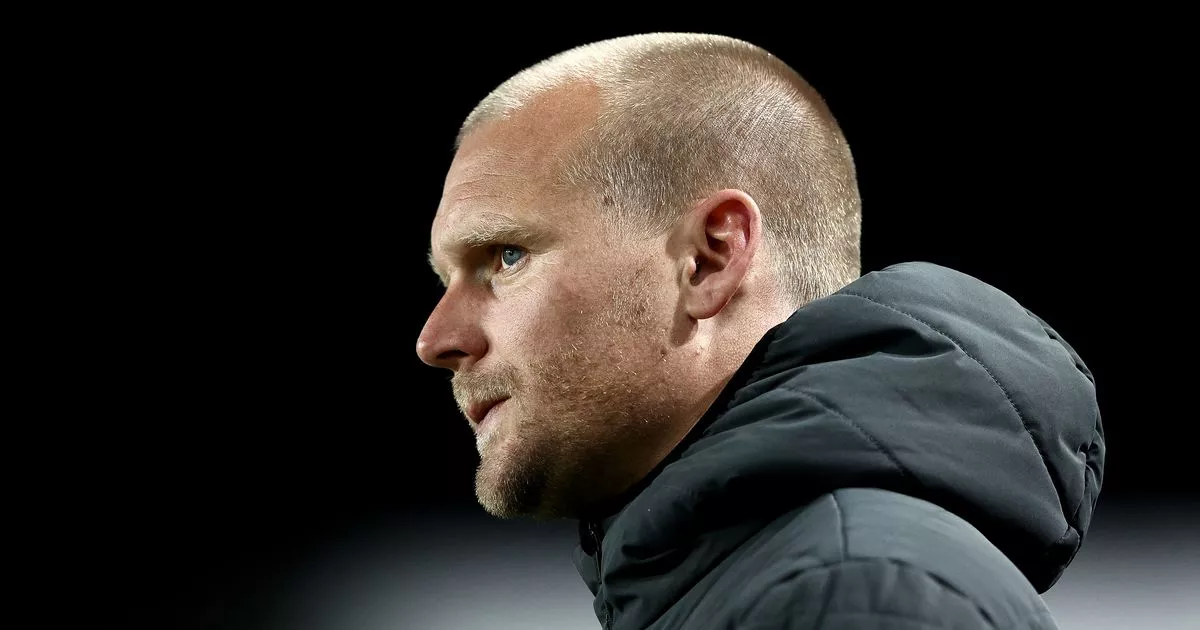 Liam Manning explains Saturday plan as top six rivals could secure Bristol City's play-off spot