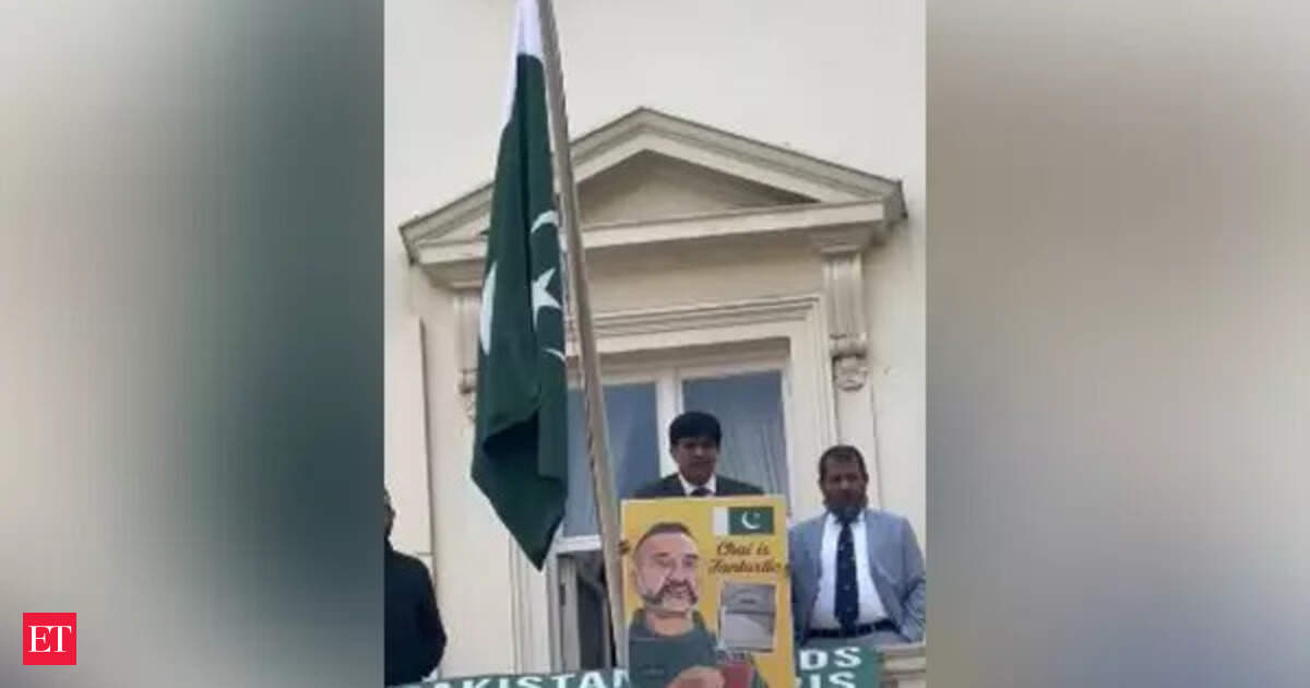 Pakistan's Army Attache in UK makes throat slit gesture at Indian community protestors