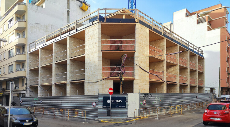 The Colonial Legacy of Concrete in the Global South - Image 8 of 8