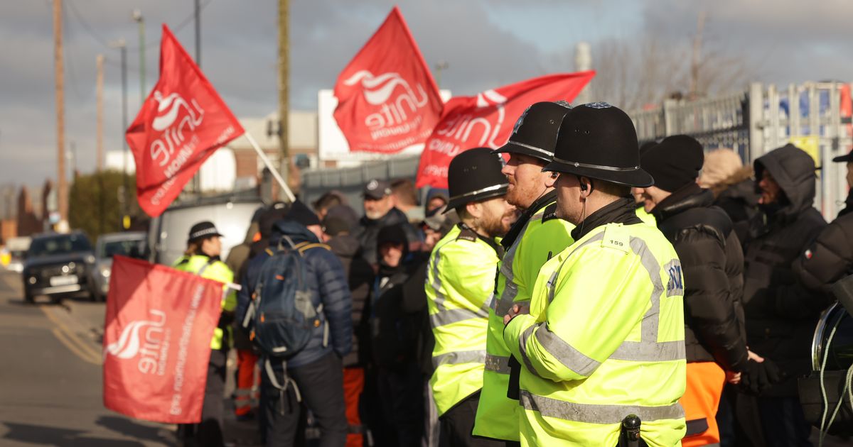Birmingham bin workers pay cut 'unjustified and clear escalation of dispute', says Unite