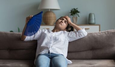 Neurologist reveals how heat affects the brain after NHS issues 'be safe' warning ahead of 29C temperatures